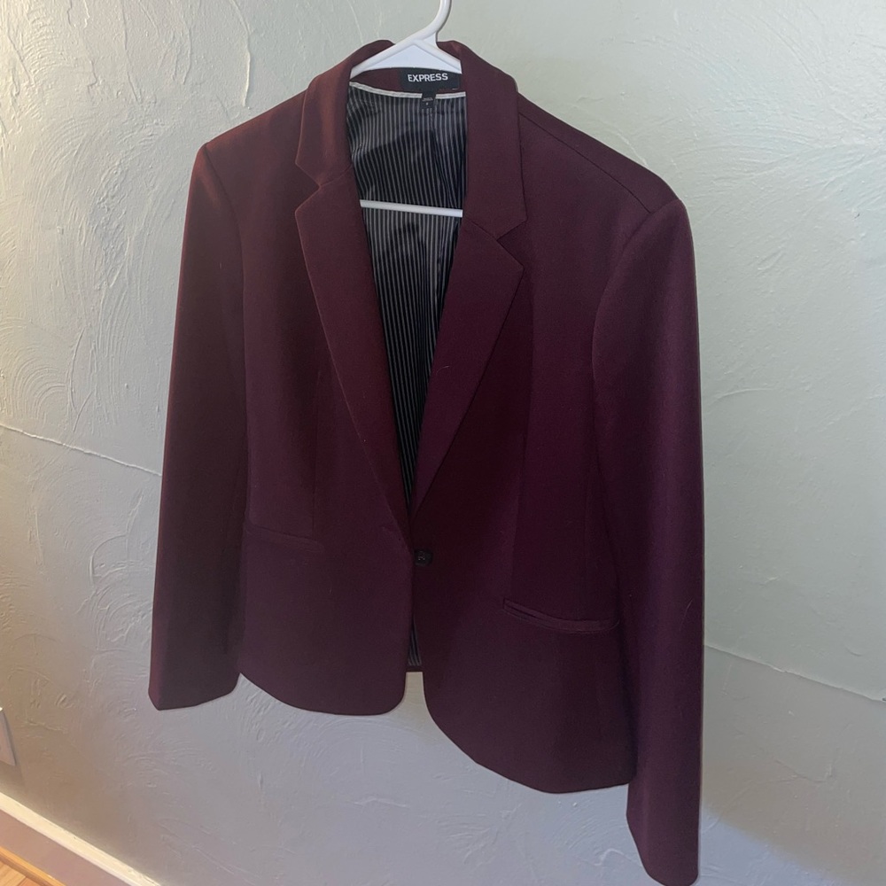 Express, women’s purple blazer / suit jacket - great condition!